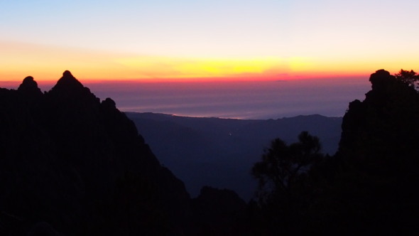 Levé de soleil depuis le gîte d'I Paliri