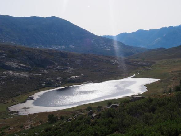 Vue imprenable sur le lac de Nino