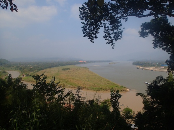 Chiang Rai : des paysages et une chute Chiang Rai : des paysages et une chute