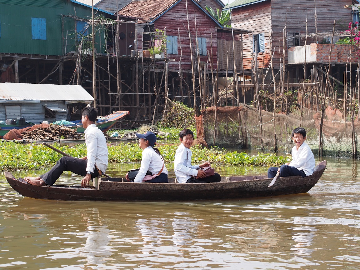 09 - En route pour l'école - Kampong Klean