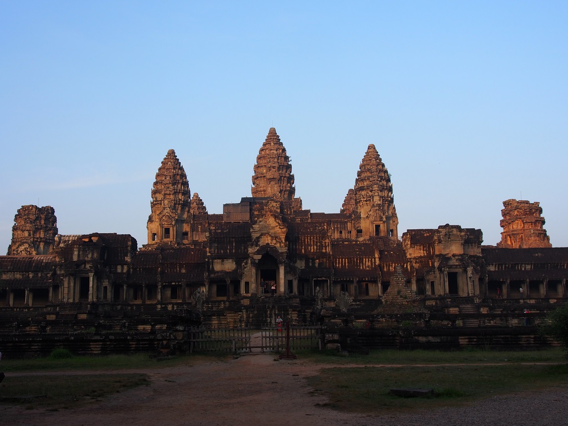 13 - Angkor Wat - Arrière